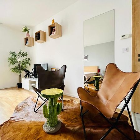 Bp-Est Cp Studio Budapest Exteriör bild